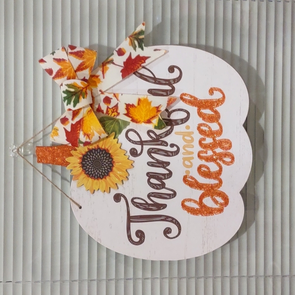 DIY wooden fall decor - Picture 1 of 2